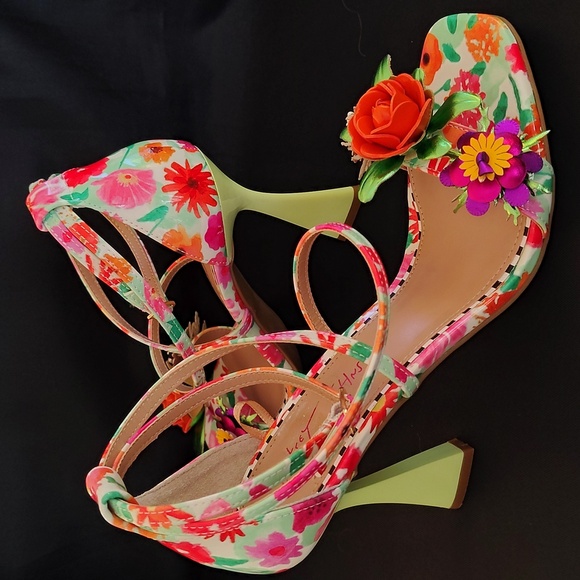 Betsey Johnson Shoes - Betsey Johnson Erik Multicolor Floral Heels with 3D Flowers – Size 8
